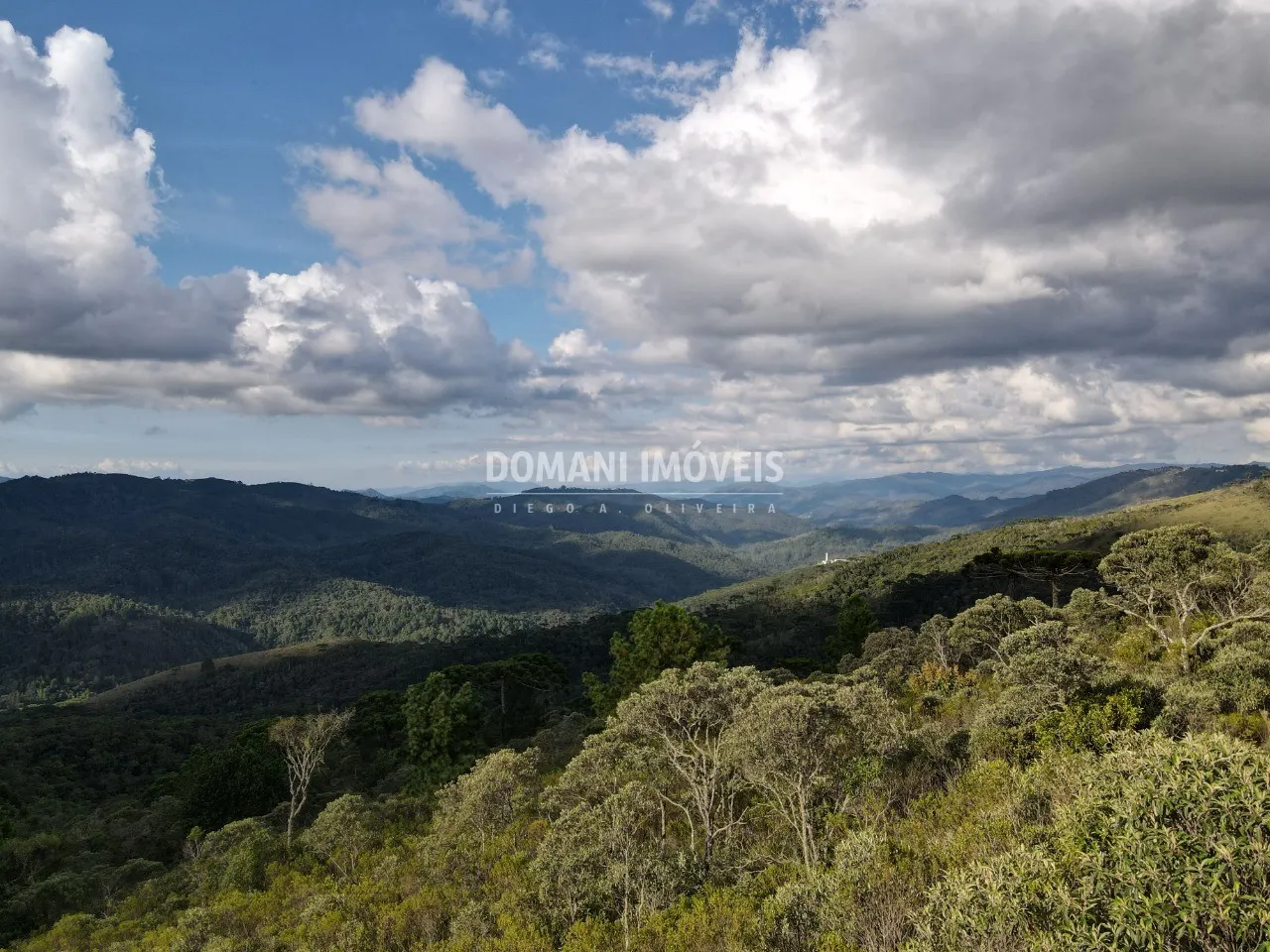 Terreno à venda de 1.010 m² em Campos do Jordão, SP, Brasil