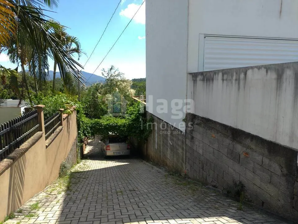 Terreno à venda de 900 m² em Brusque, SC, Brasil