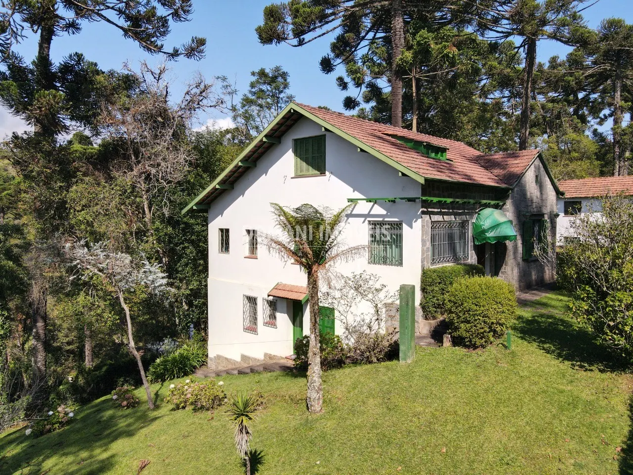 Casa à venda de 2.080 m² em Campos do Jordão, SP, Brasil