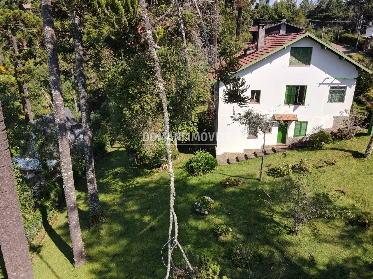 Casa à venda de 2.080 m² em Campos do Jordão, SP, Brasil