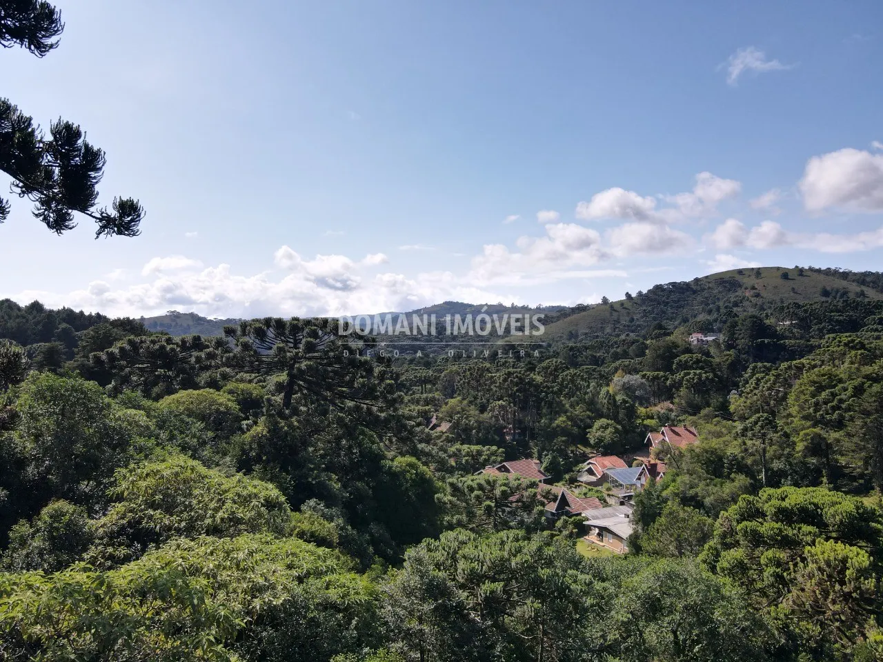 Casa à venda de 2.080 m² em Campos do Jordão, SP, Brasil