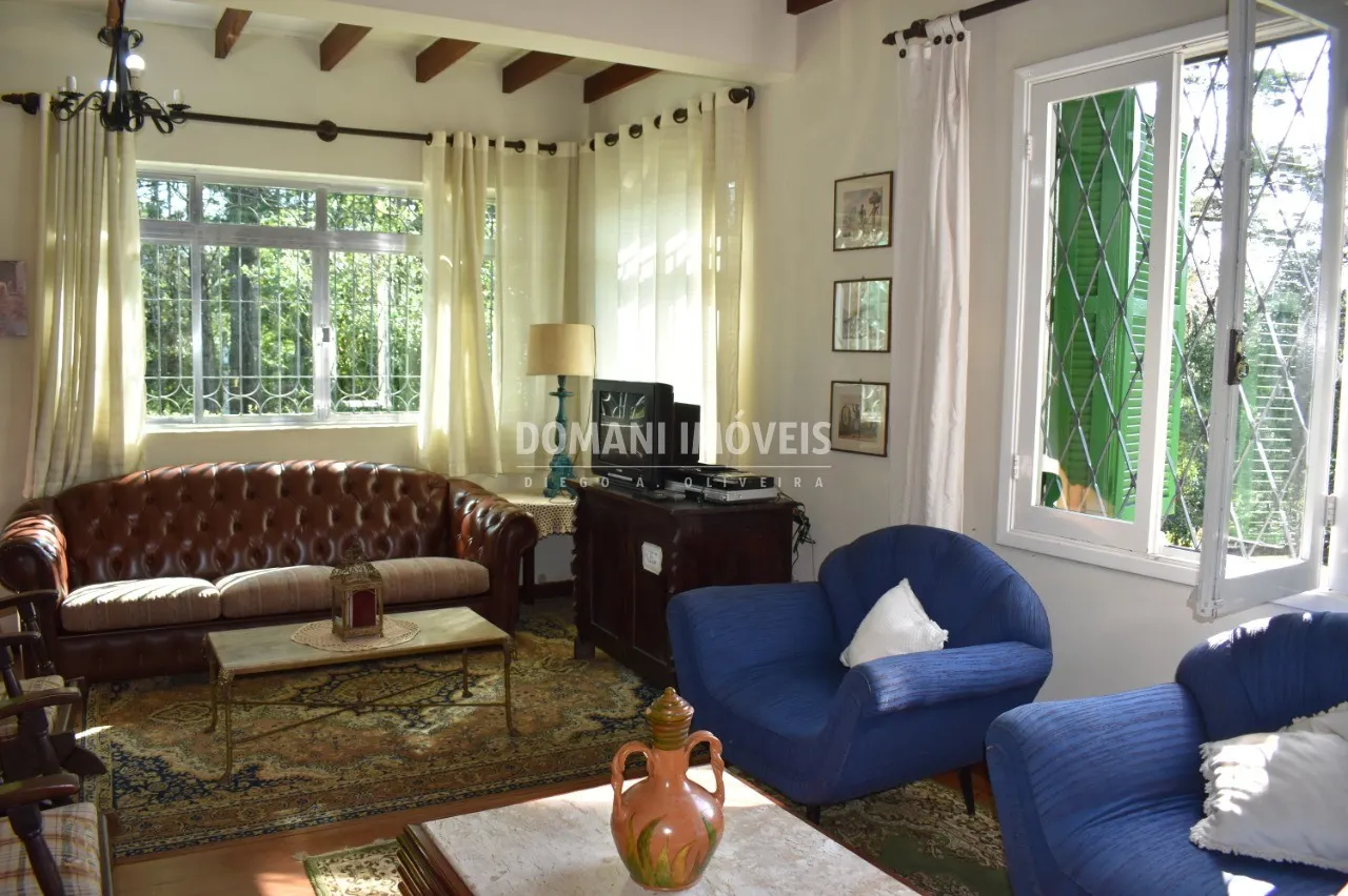 Casa à venda de 2.080 m² em Campos do Jordão, SP, Brasil