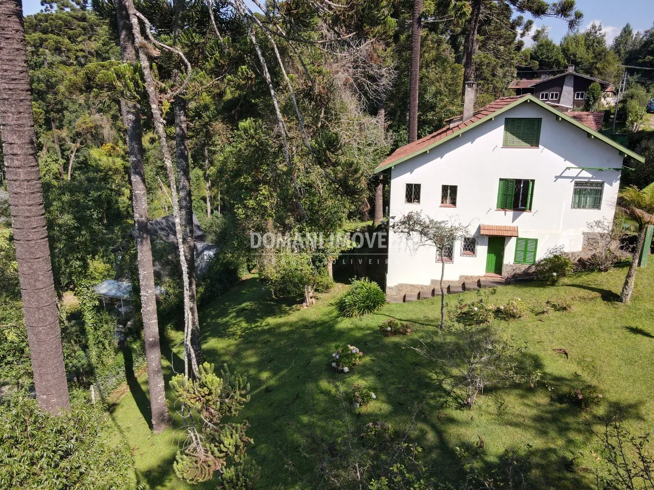 Casa à venda de 2.080 m² em Campos do Jordão, SP, Brasil