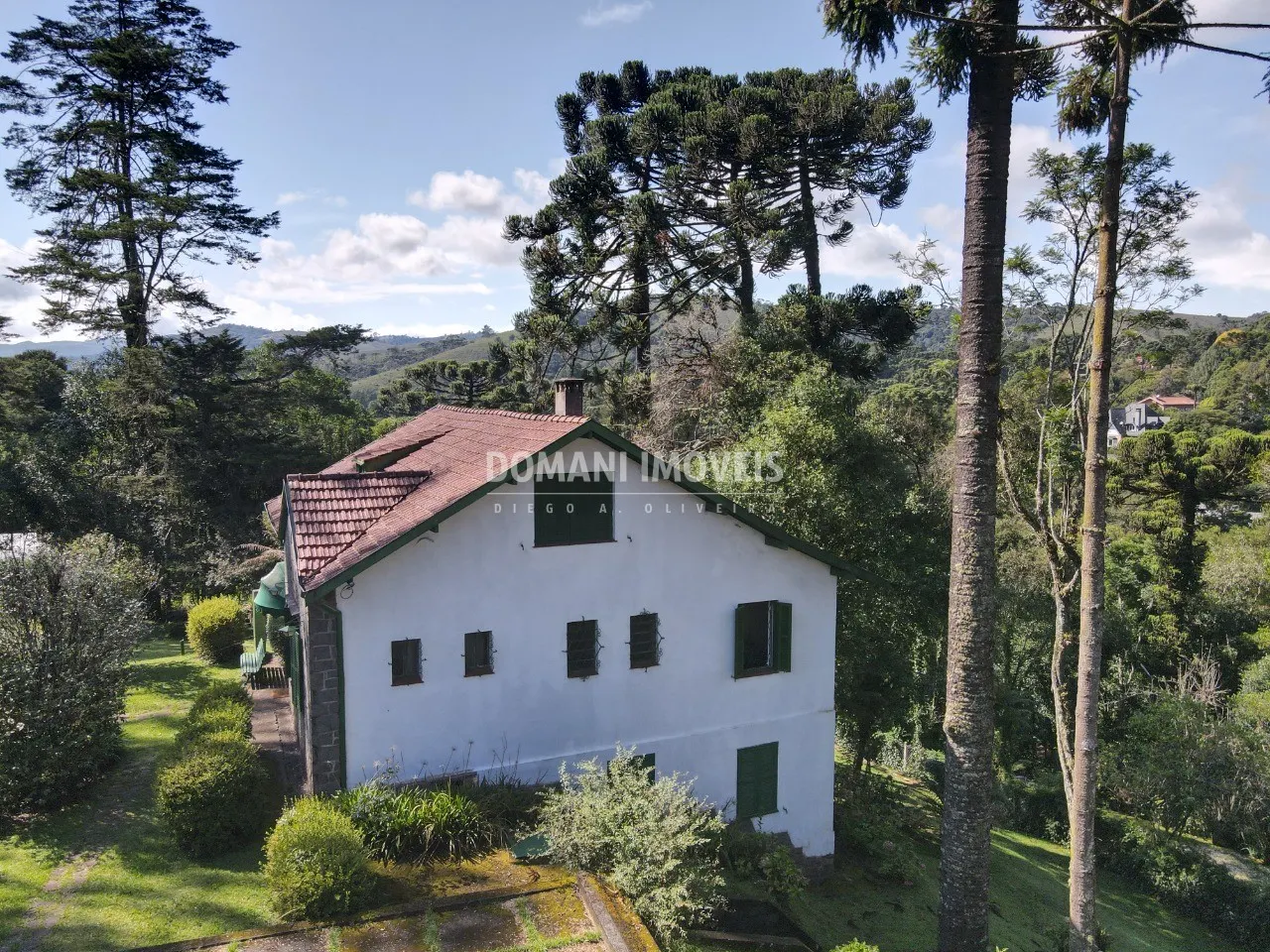 Casa à venda de 2.080 m² em Campos do Jordão, SP, Brasil