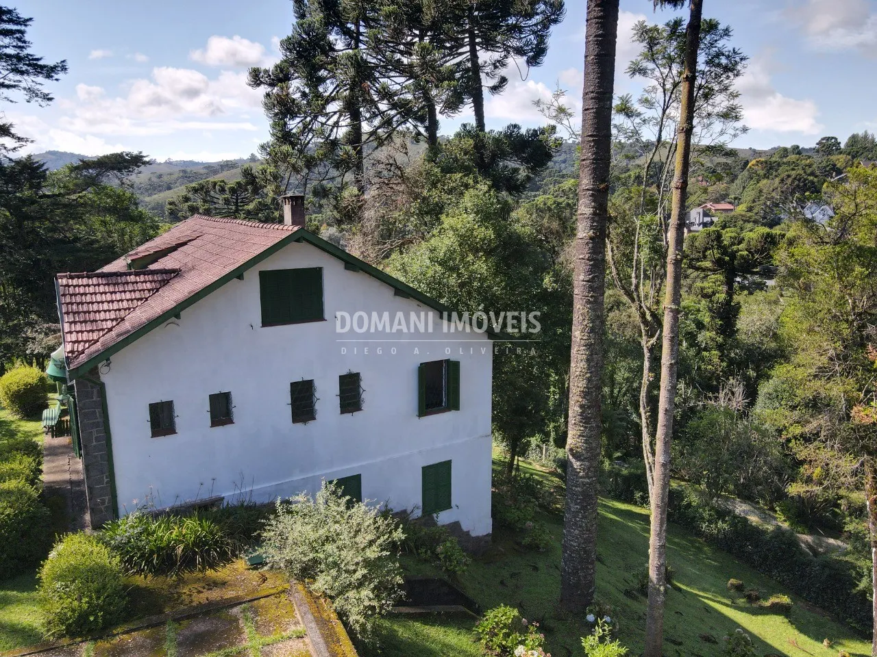 Casa à venda de 2.080 m² em Campos do Jordão, SP, Brasil