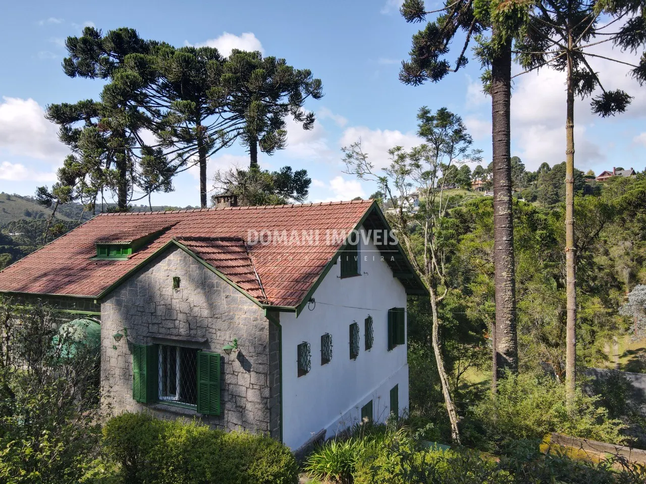 Casa à venda de 2.080 m² em Campos do Jordão, SP, Brasil