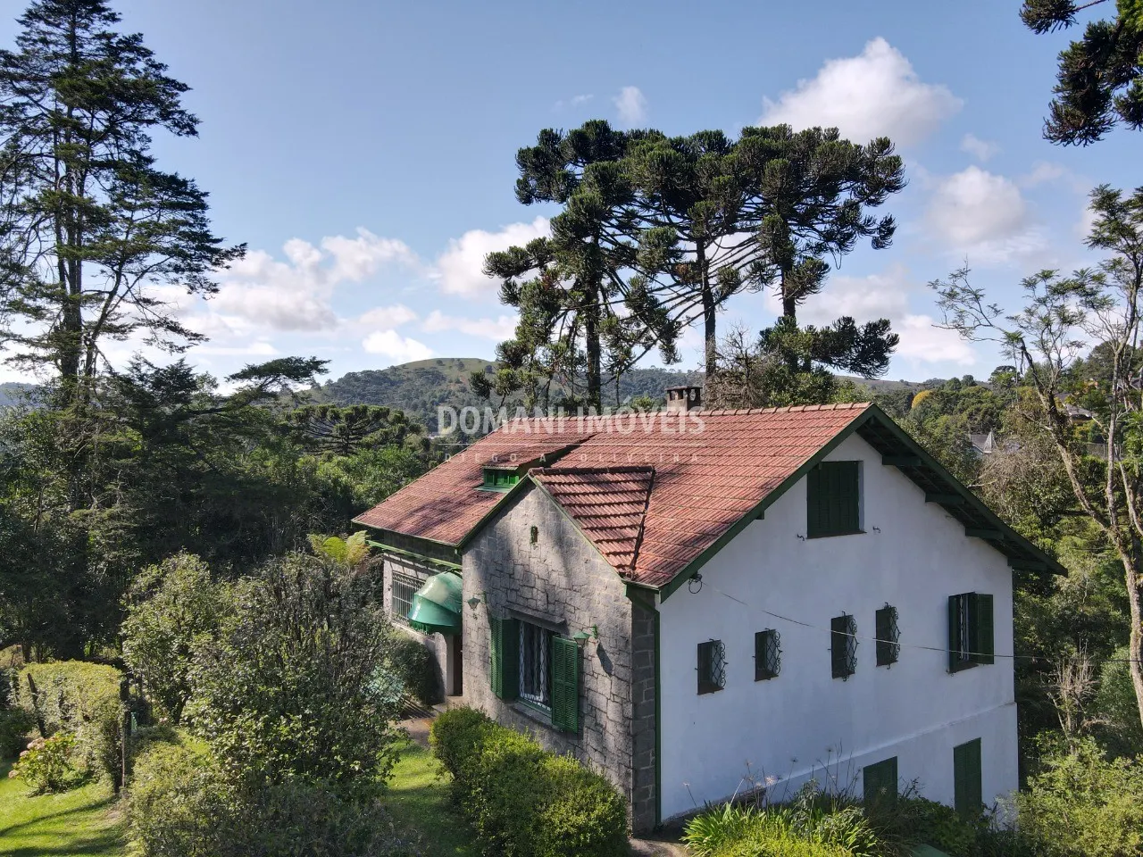 Casa à venda de 2.080 m² em Campos do Jordão, SP, Brasil