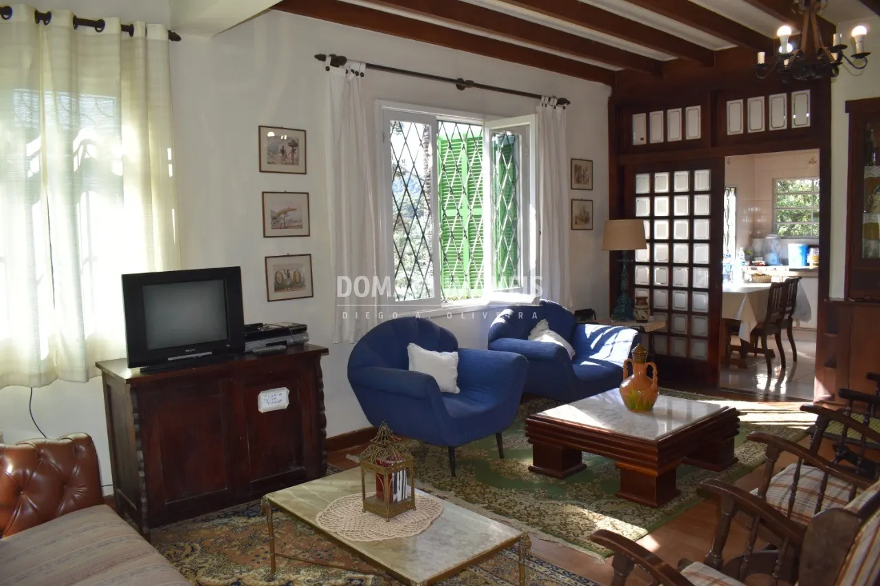 Casa à venda de 2.080 m² em Campos do Jordão, SP, Brasil