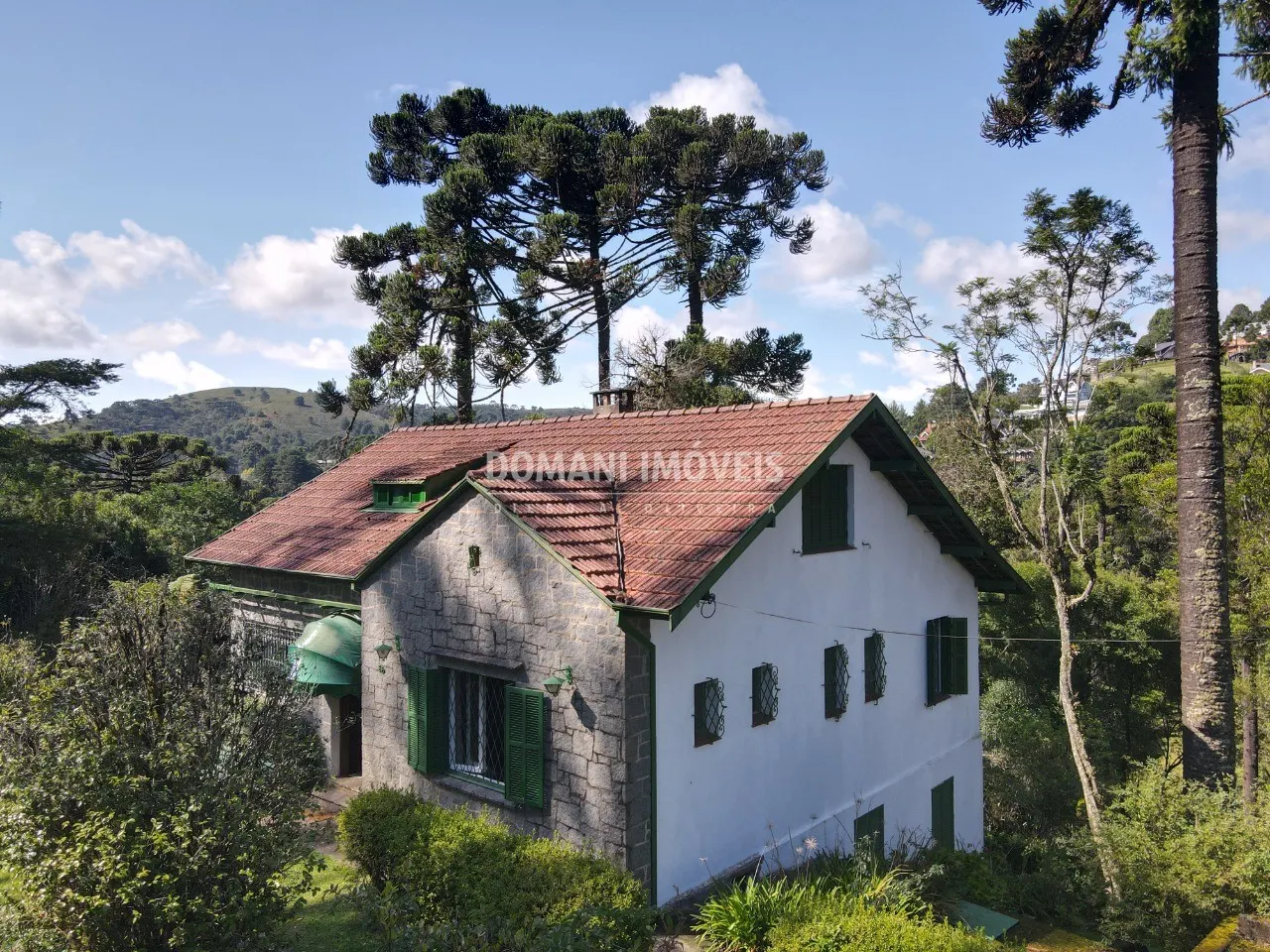 Casa à venda de 2.080 m² em Campos do Jordão, SP, Brasil