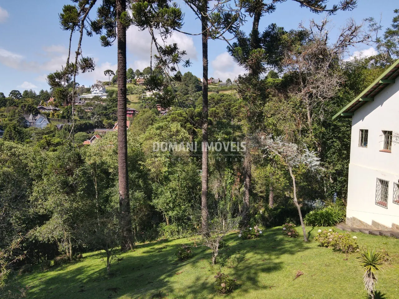 Casa à venda de 2.080 m² em Campos do Jordão, SP, Brasil