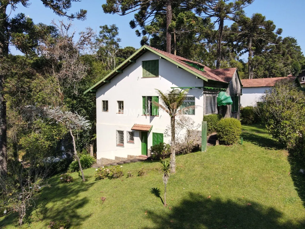 Casa à venda de 2.080 m² em Campos do Jordão, SP, Brasil