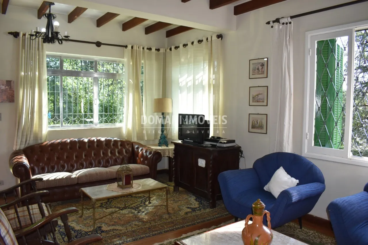 Casa à venda de 2.080 m² em Campos do Jordão, SP, Brasil