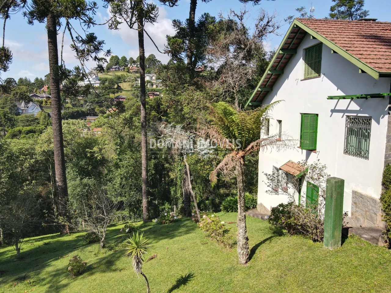 Casa à venda de 2.080 m² em Campos do Jordão, SP, Brasil