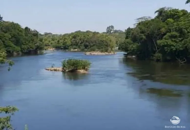 Fazenda à venda de 2.375 ha em Novo Aripuanã, AM, Brasil