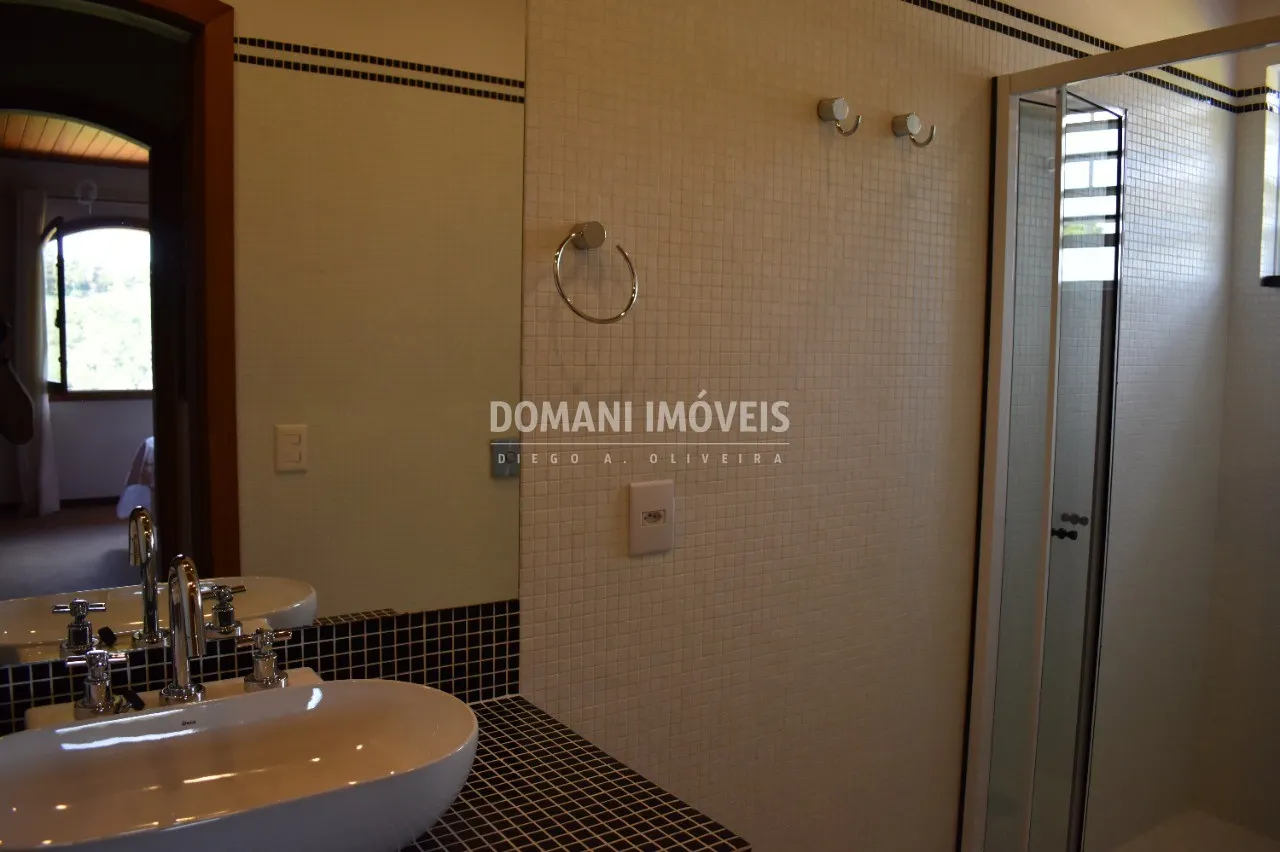 Casa à venda de 2.210 m² em Campos do Jordão, SP, Brasil