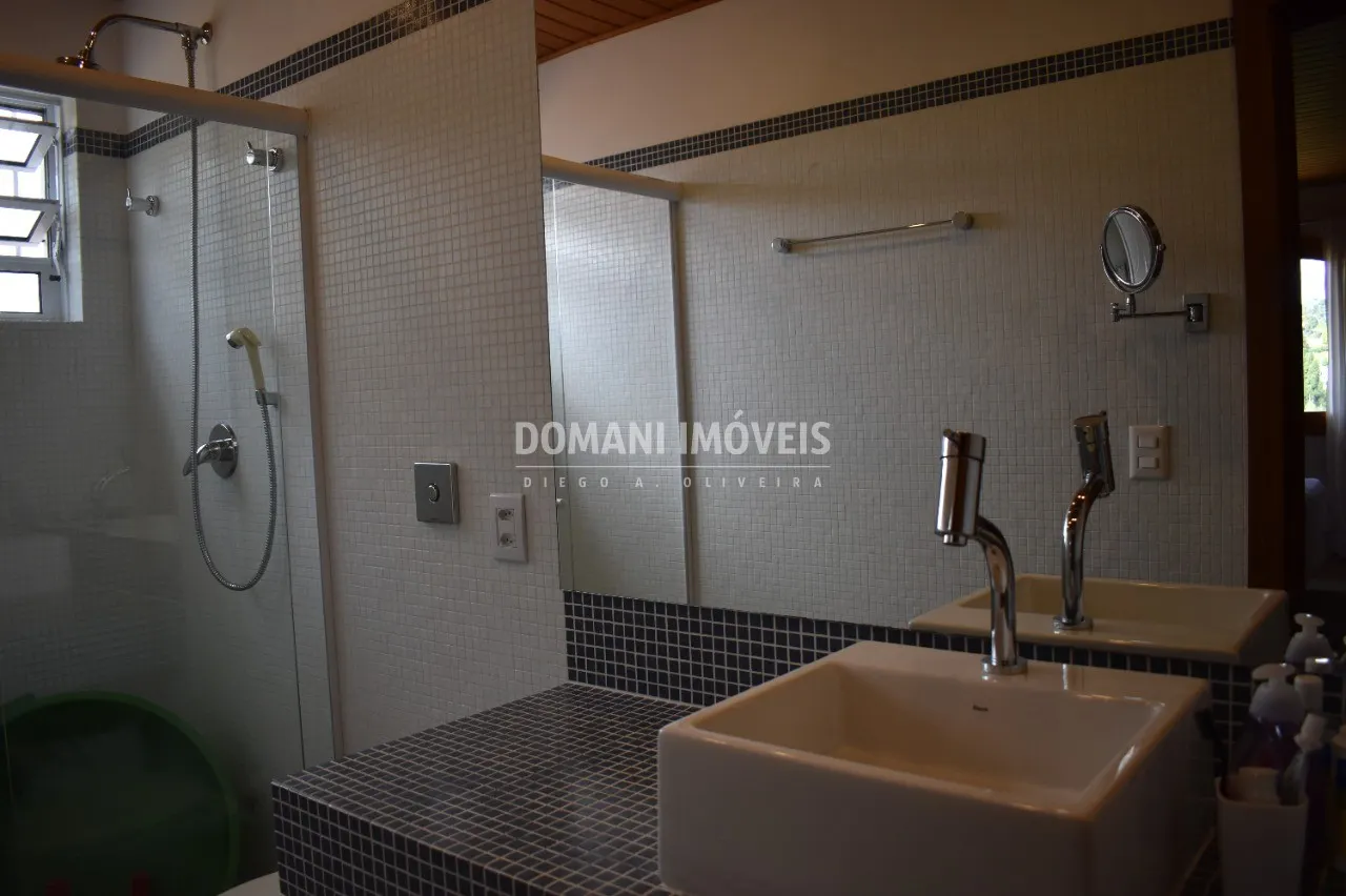 Casa à venda de 2.210 m² em Campos do Jordão, SP, Brasil