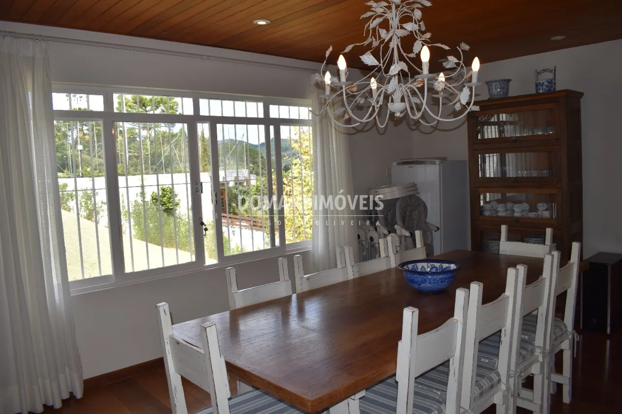 Casa à venda de 2.210 m² em Campos do Jordão, SP, Brasil