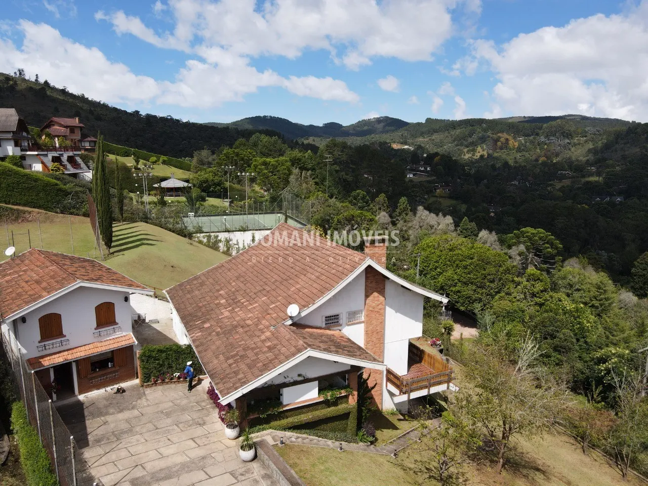 Casa à venda de 2.210 m² em Campos do Jordão, SP, Brasil