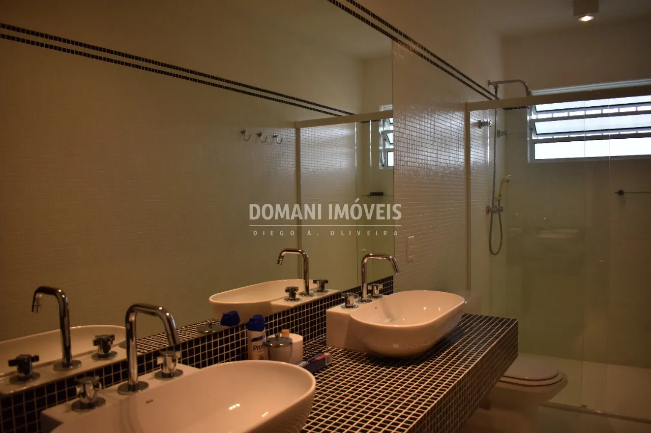Casa à venda de 2.210 m² em Campos do Jordão, SP, Brasil