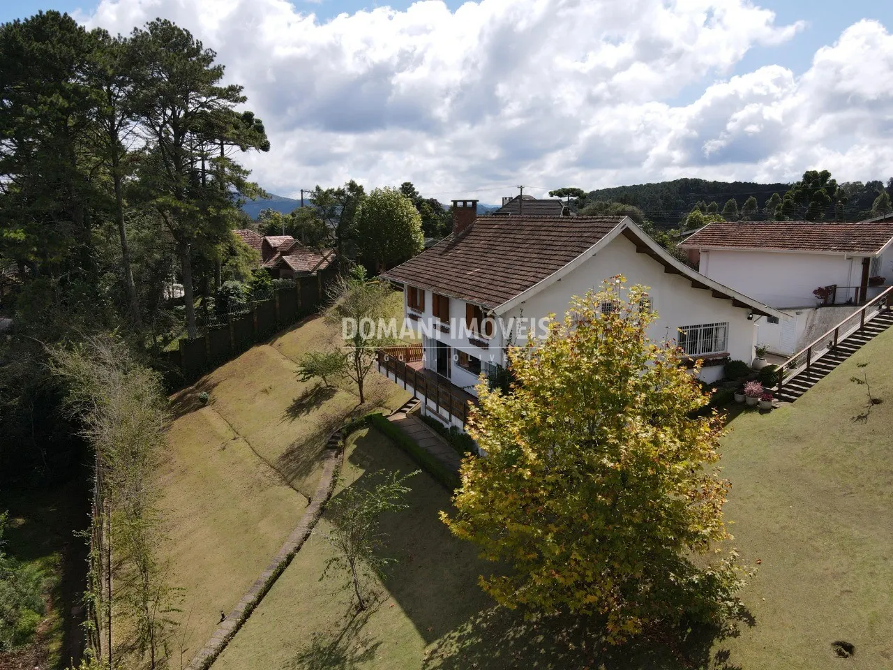 Casa à venda de 2.210 m² em Campos do Jordão, SP, Brasil