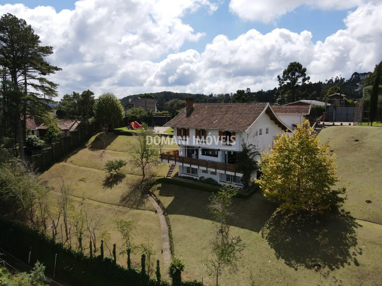 Casa à venda de 2.210 m² em Campos do Jordão, SP, Brasil