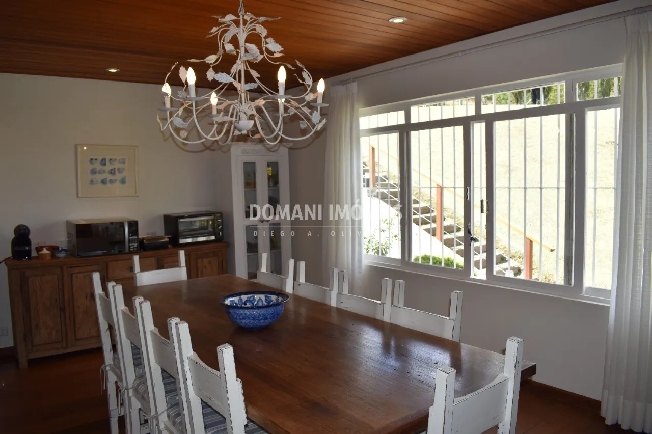 Casa à venda de 2.210 m² em Campos do Jordão, SP, Brasil