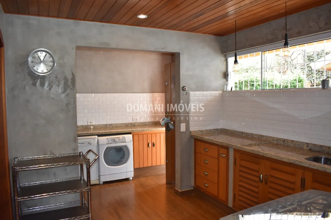 Casa à venda de 2.210 m² em Campos do Jordão, SP, Brasil