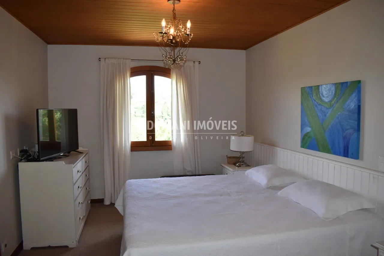 Casa à venda de 2.210 m² em Campos do Jordão, SP, Brasil