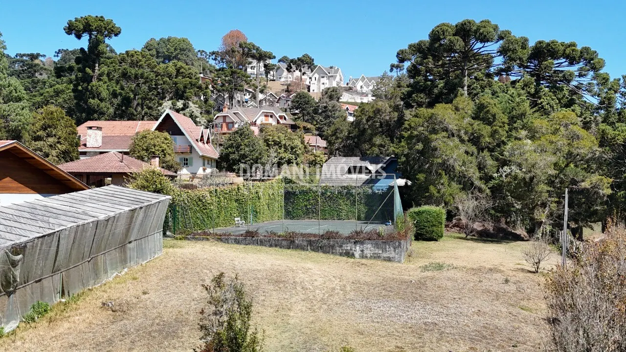 Casa à venda de 5.130 m² em Campos do Jordão, SP, Brasil