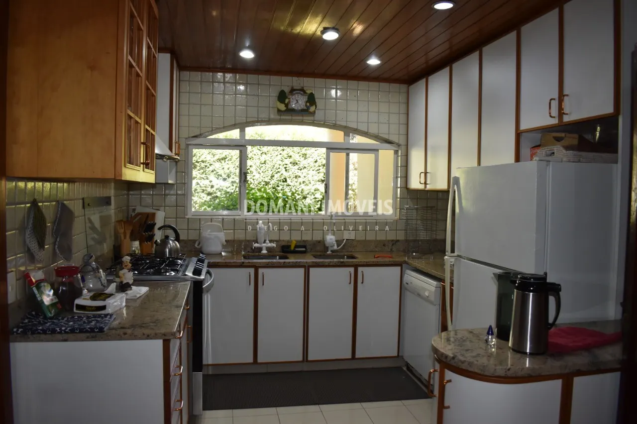 Casa à venda de 5.130 m² em Campos do Jordão, SP, Brasil