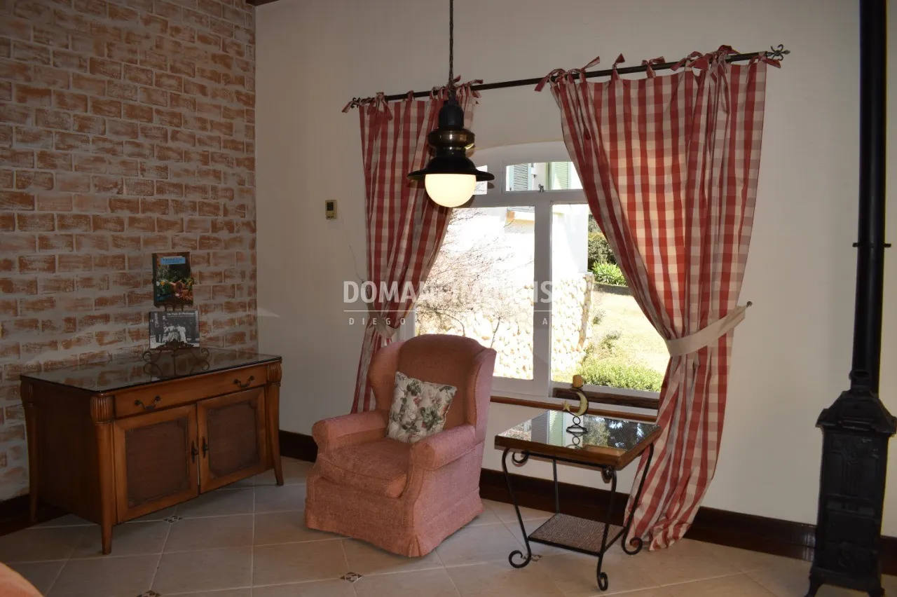 Casa à venda de 5.130 m² em Campos do Jordão, SP, Brasil