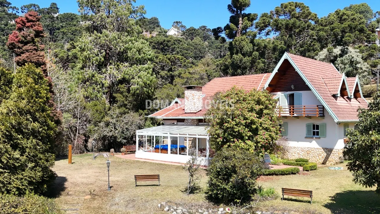Casa à venda de 5.130 m² em Campos do Jordão, SP, Brasil