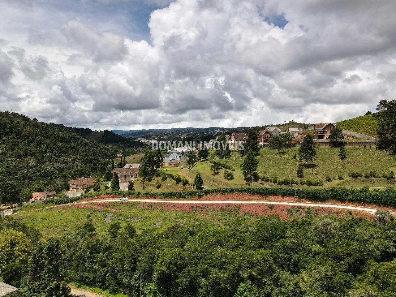 Terreno à venda de 1.020 m² em Campos do Jordão, SP, Brasil