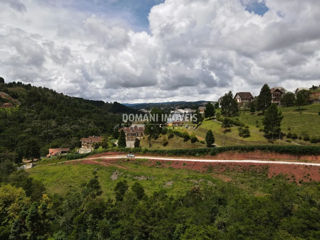 Terreno à venda de 1.020 m² em Campos do Jordão, SP, Brasil