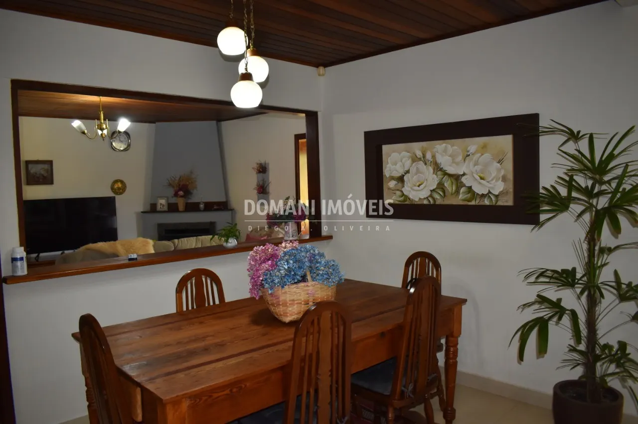 Casa à venda de 252 m² em Campos do Jordão, SP, Brasil