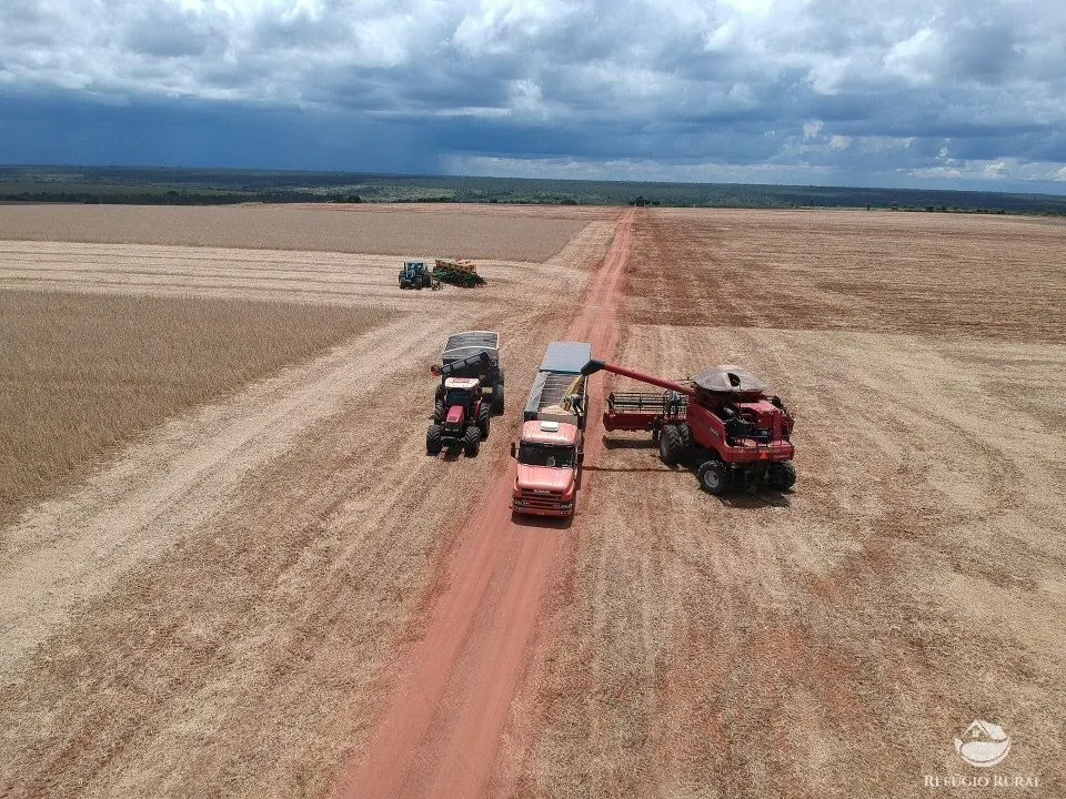 Fazenda à venda de 1.852 ha em Unaí, MG, Brasil