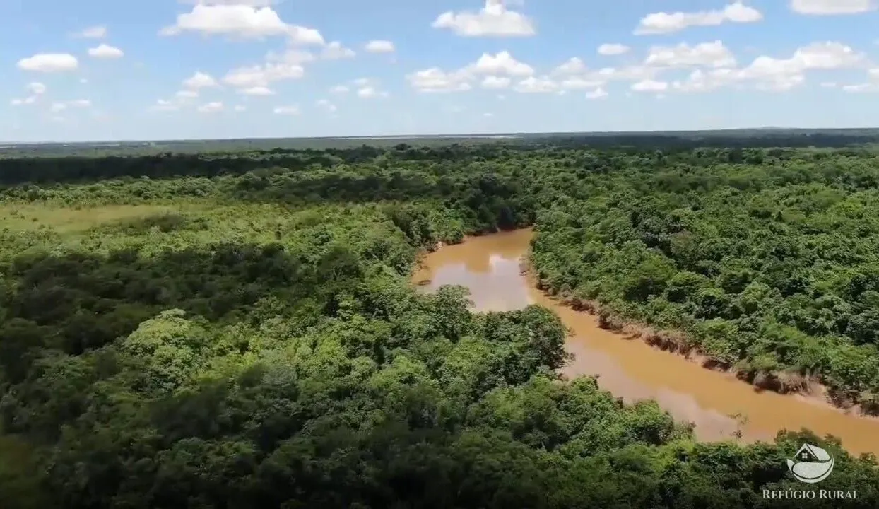 Fazenda à venda de 690 ha em Arinos, MG, Brasil