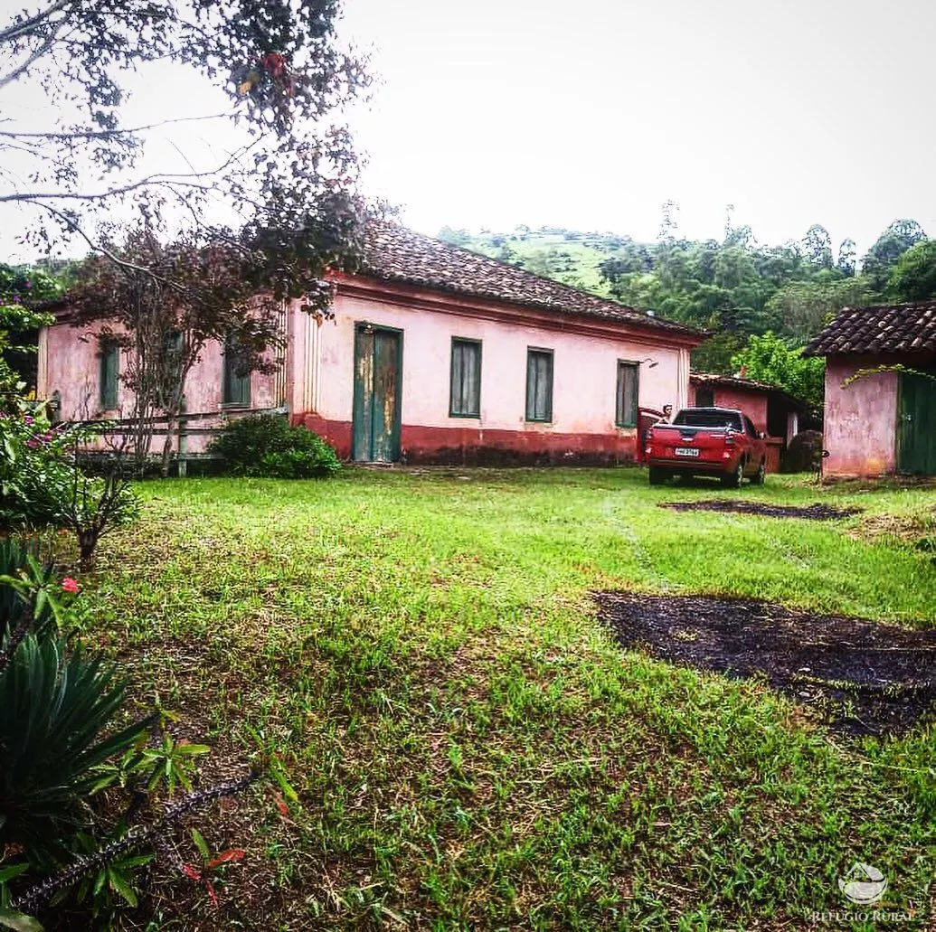 Small farm for sale of 10 acres in Munhoz, MG, Brazil