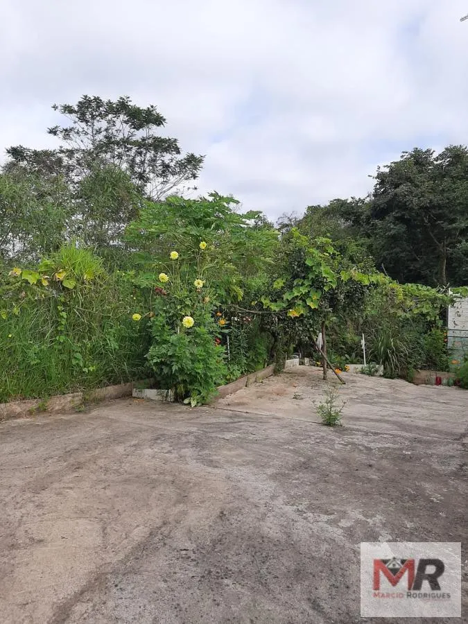 Chácara à venda de 930 m² em Pouso Alegre, MG, Brasil