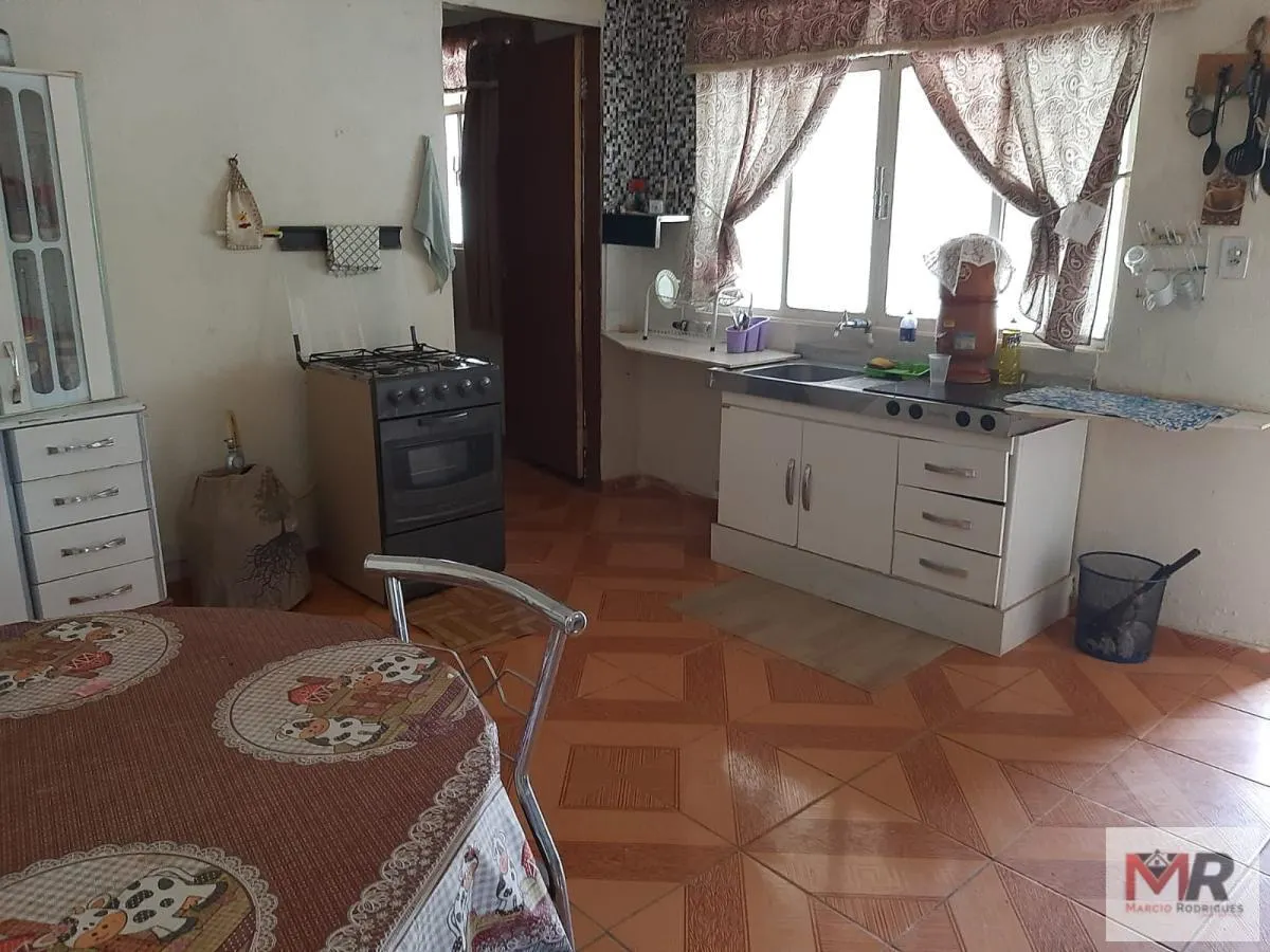 Chácara à venda de 930 m² em Pouso Alegre, MG, Brasil