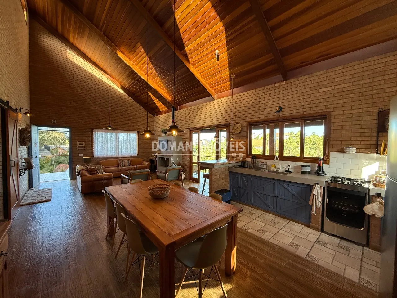 Casa à venda de 1.250 m² em Campos do Jordão, SP, Brasil
