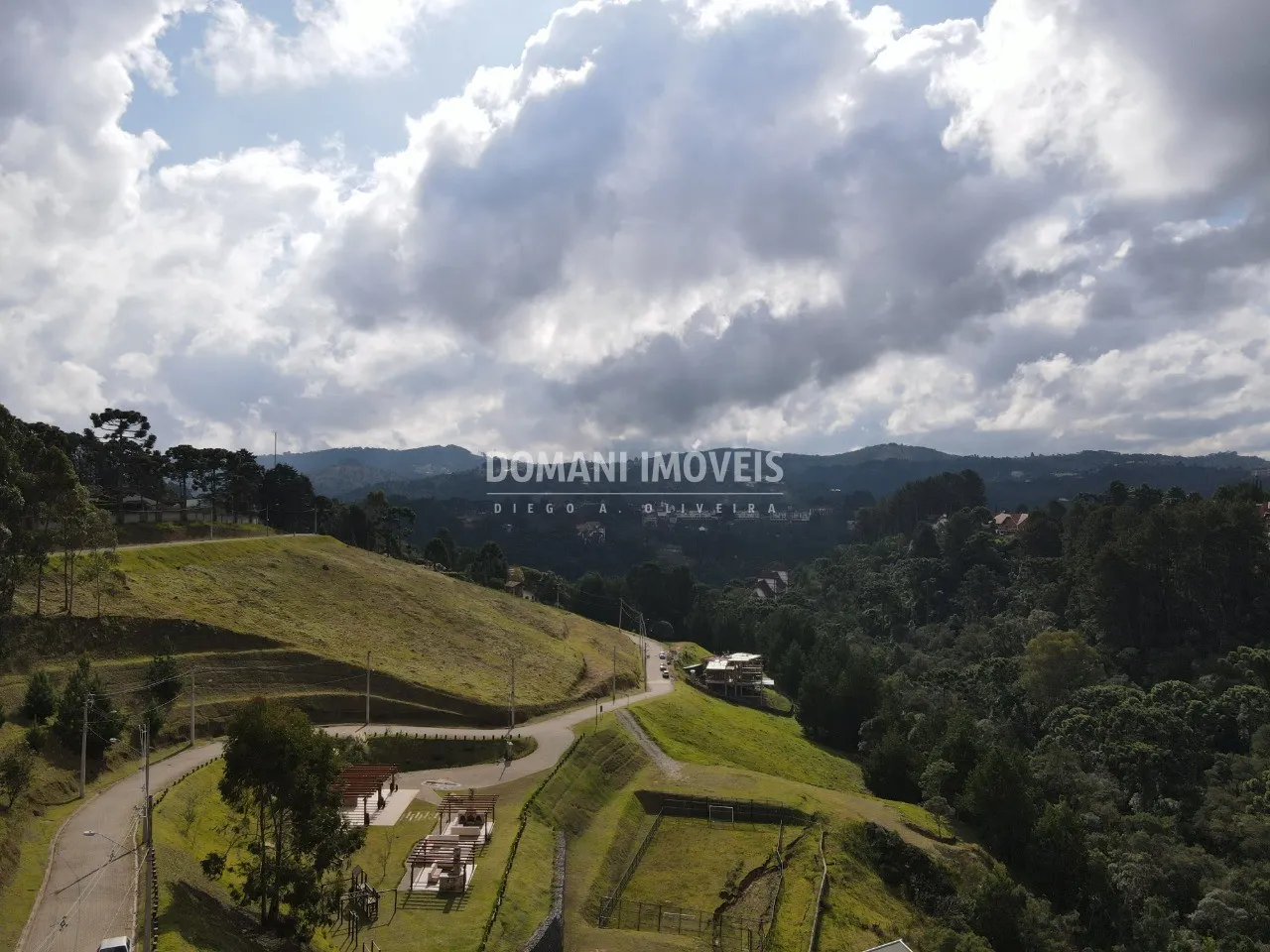 Terreno à venda de 2.265 m² em Campos do Jordão, SP, Brasil