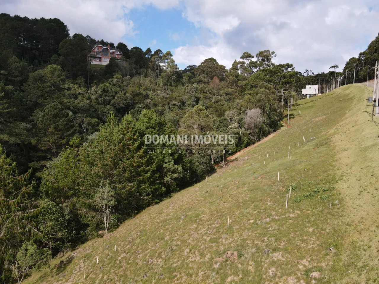 Terreno à venda de 2.265 m² em Campos do Jordão, SP, Brasil