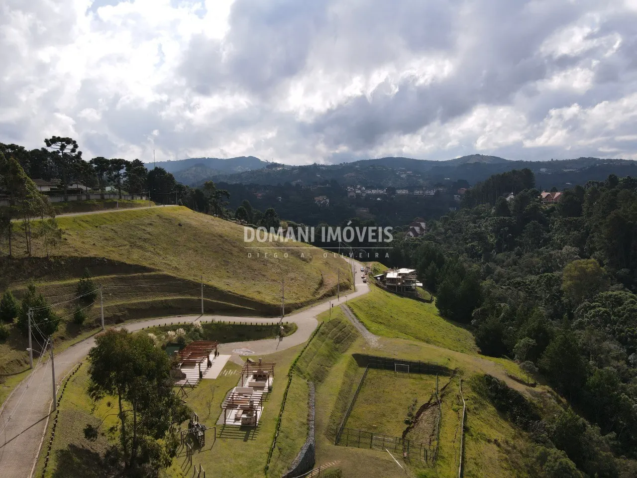 Terreno à venda de 2.265 m² em Campos do Jordão, SP, Brasil