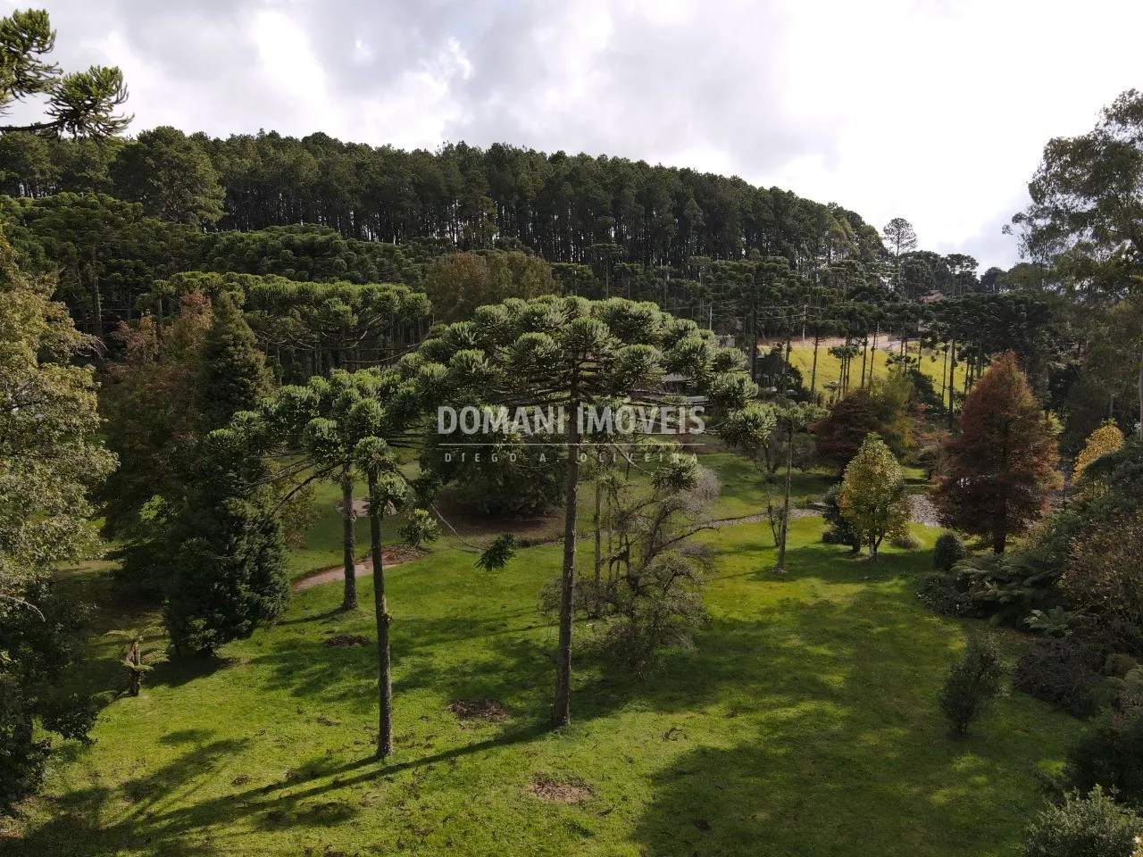 Terreno à venda de 2.265 m² em Campos do Jordão, SP, Brasil