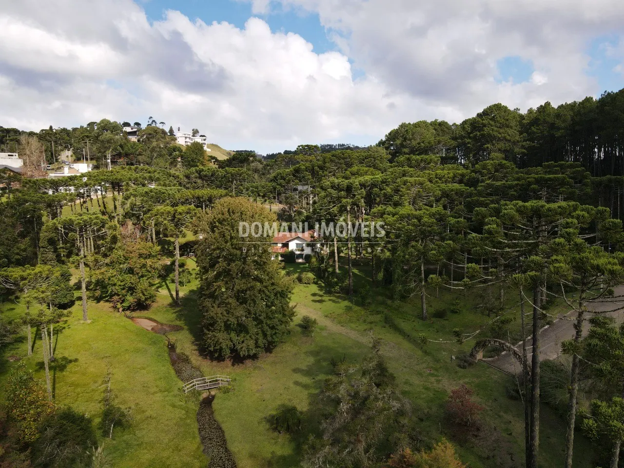 Terreno à venda de 2.265 m² em Campos do Jordão, SP, Brasil
