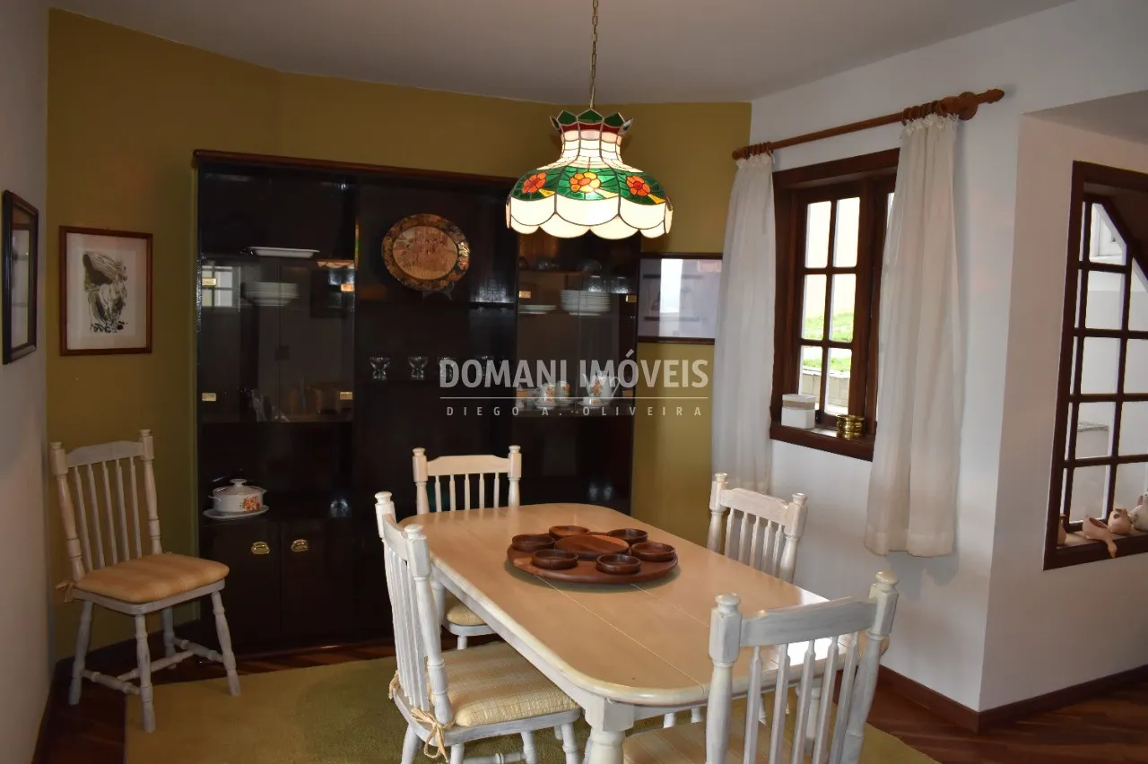 Casa à venda de 1.430 m² em Campos do Jordão, SP, Brasil