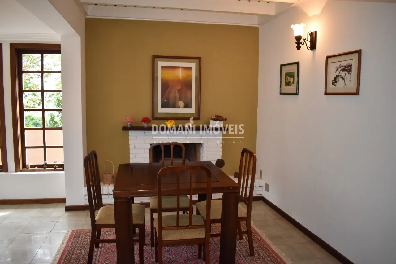 Casa à venda de 1.430 m² em Campos do Jordão, SP, Brasil