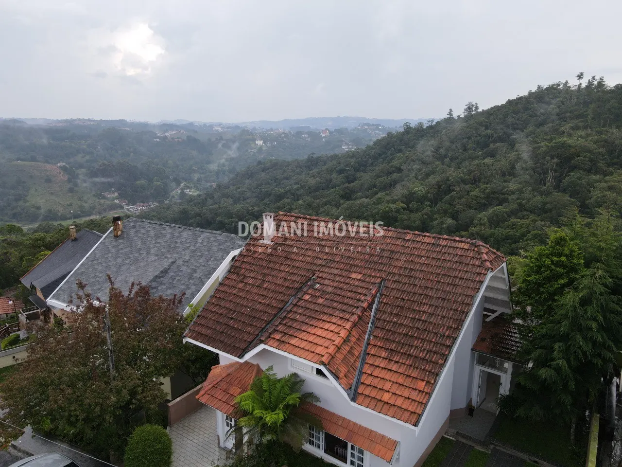 Casa à venda de 1.430 m² em Campos do Jordão, SP, Brasil