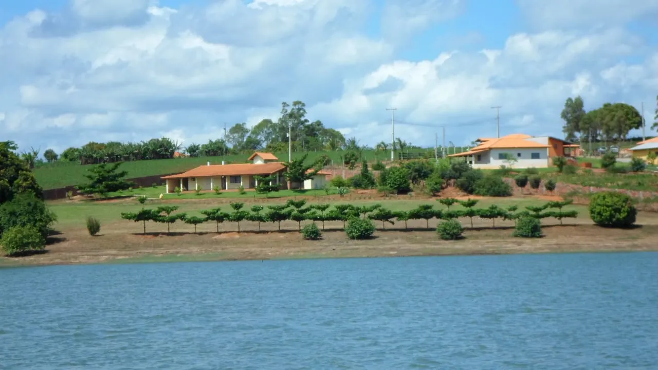 Chácara à venda de 6.050 m² em Barão de Antonina, SP, Brasil